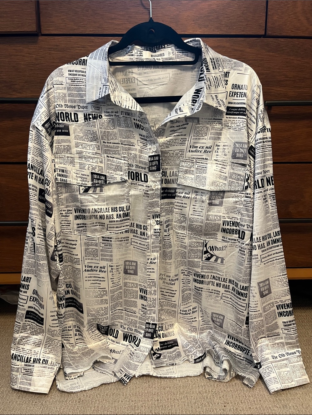 Missguided + Newspaper Print Button-Down Shirt - White/Black